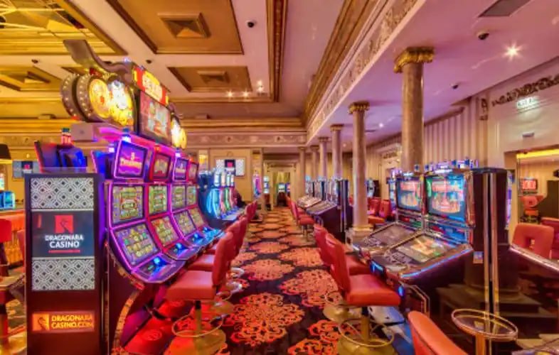 toto328 login platform interface displaying live-dealer tables, slots, and sportsbook markets